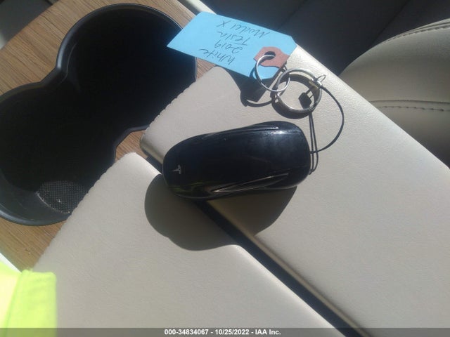 2019 Tesla Model X, VIN: 5YJXCDE24KF192941