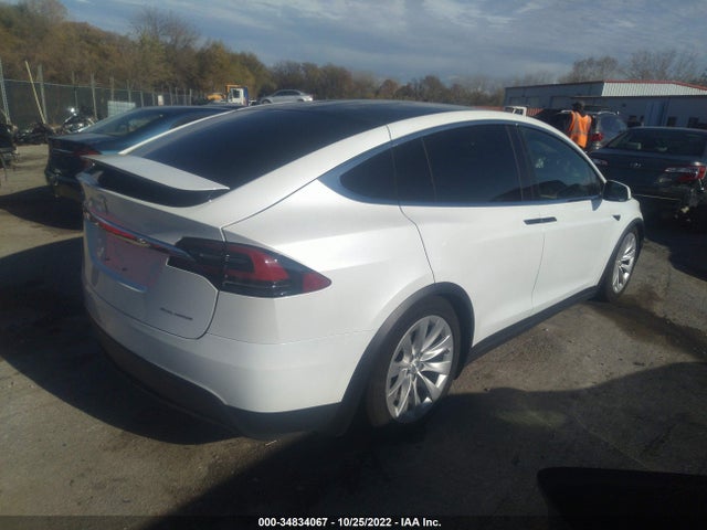 2019 Tesla Model X, VIN: 5YJXCDE24KF192941