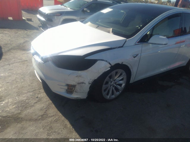 2019 Tesla Model X, VIN: 5YJXCDE24KF192941