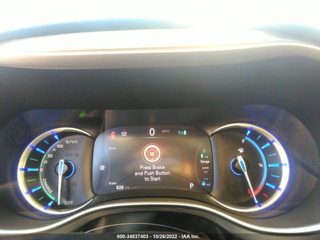 2022 Chrysler Pacifica Hybrid, VIN: 2C4RC1L72NR137094