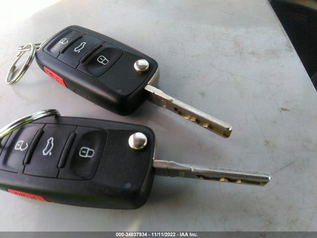 WVGAV7AX4HK043522 Volkswagen TIGUAN
