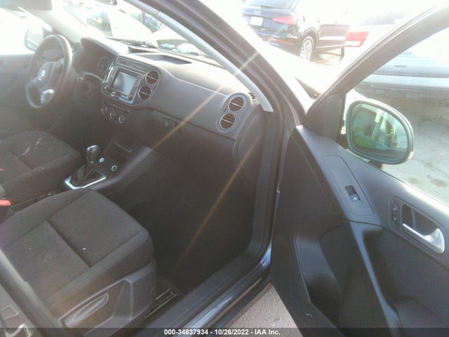 WVGAV7AX4HK043522 Volkswagen TIGUAN