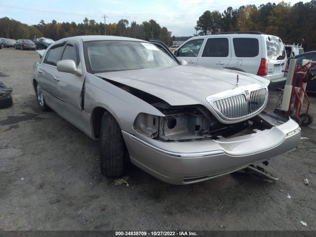 Lincoln Town Car Cartier 2003 1LNHM83W03Y700298 головне зображення