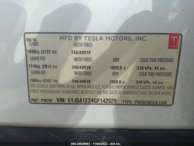 2016 Tesla Model S, VIN: 5YJSA1E24GF142529