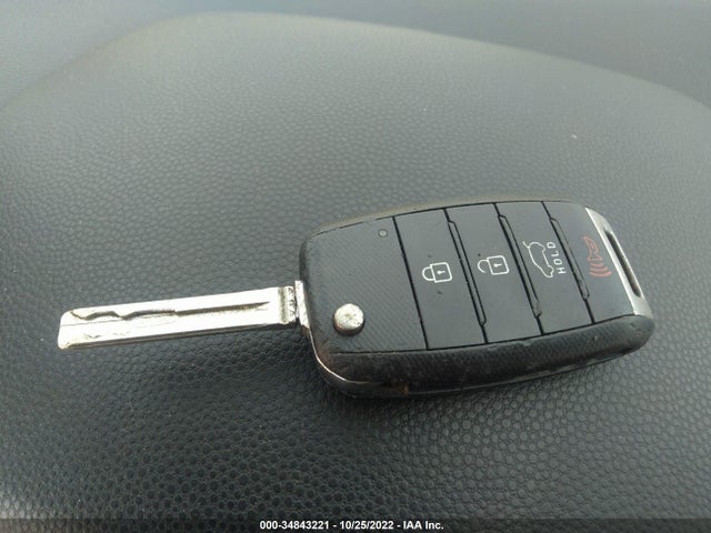 KIA Soul Base 2016 KNDJN2A26G7849536 Image 3