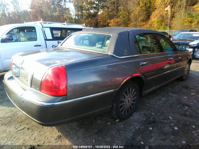Lincoln Town Car 2003 1LNHM82W83Y608020 Image 5
