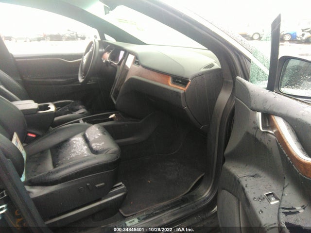2020 Tesla Model X, VIN: 5YJXCDE29LF261141