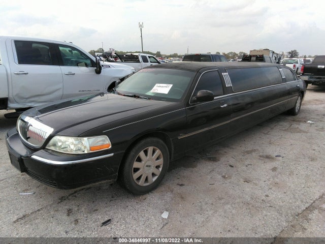 Lincoln Town Car Executive Pkg 2004 1L1FM81W44Y677461 Image 2