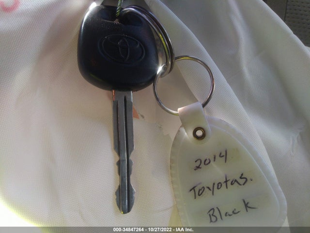 2014 TOYOTA SIENNA SE VIN: 5TDXK3DC9ES497990