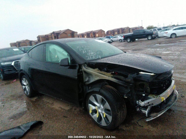 Tesla Model Y Long Range 2021 5YJYGDEE8MF305053 main image