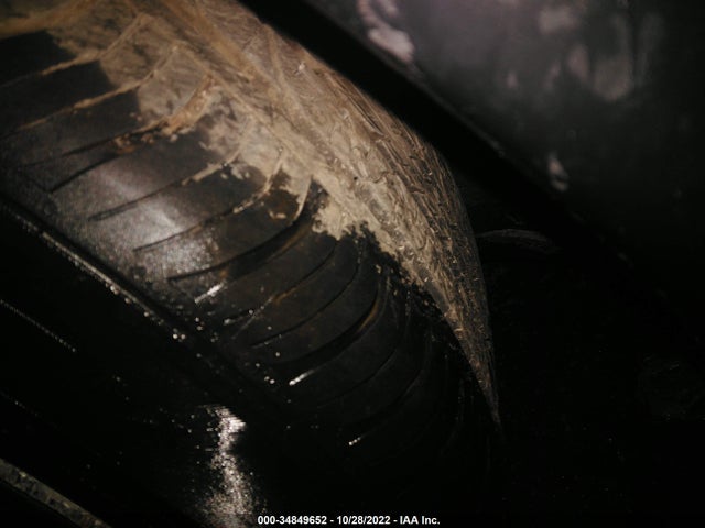 Tesla Model Y Long Range 2021 5YJYGDEE8MF305053 Image 10