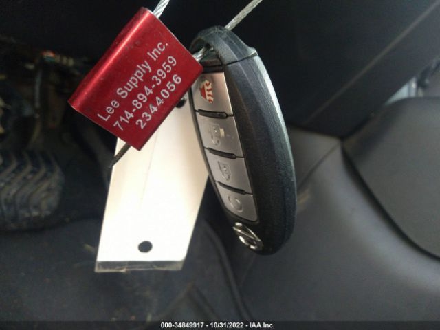 5N1AT2MV9HC758535 Nissan ROGUE SV