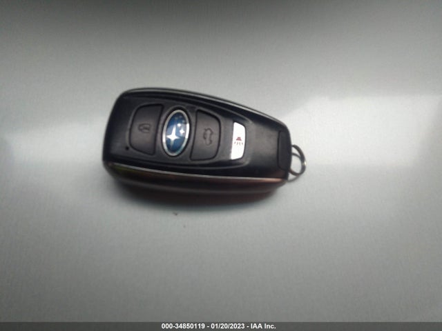 Subaru Legacy Limited 2018 4S3BNAN61J3024840 Image 3