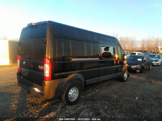 3C6TRVDG9JE151832 RAM Promaster Cargo Van