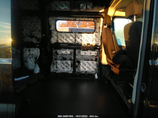 3C6TRVDG9JE151832 RAM Promaster Cargo Van
