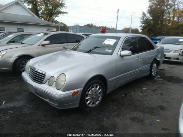 2002 MERCEDES-BENZ E-CLASS WDBJF82J12X065133 Photo 1