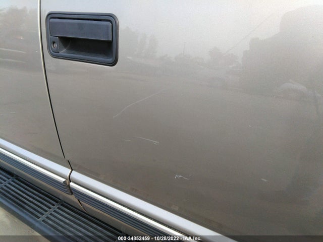 1999 GMC SUBURBAN VIN: 3GKFK16R6XG549020