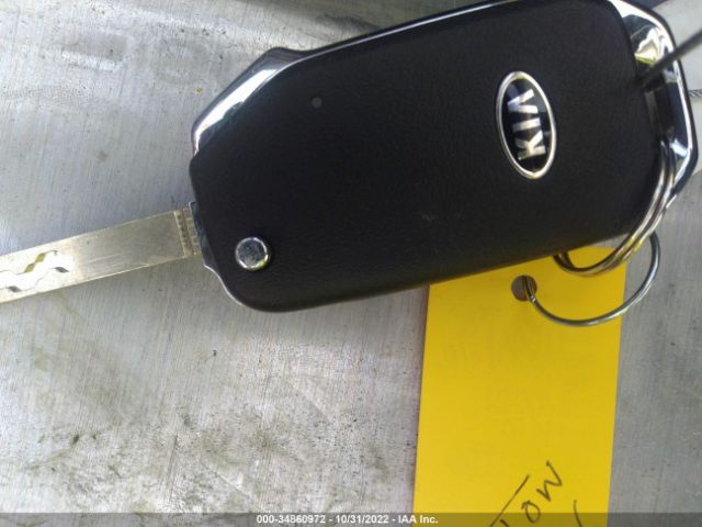 KNDEU2AA6M7173158 KIA SELTOS S