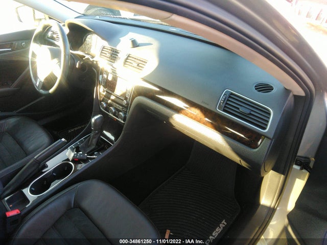 1VWCT7A38EC045146 Volkswagen Passat Sel Premium