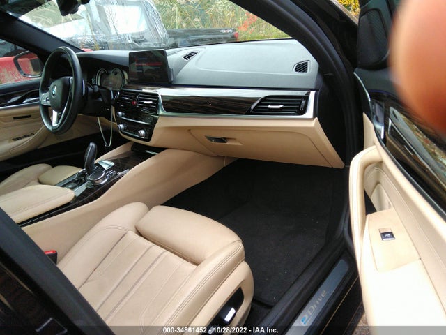 WBAJA9C58JB034347 BMW 5 Series 530e Iperformance