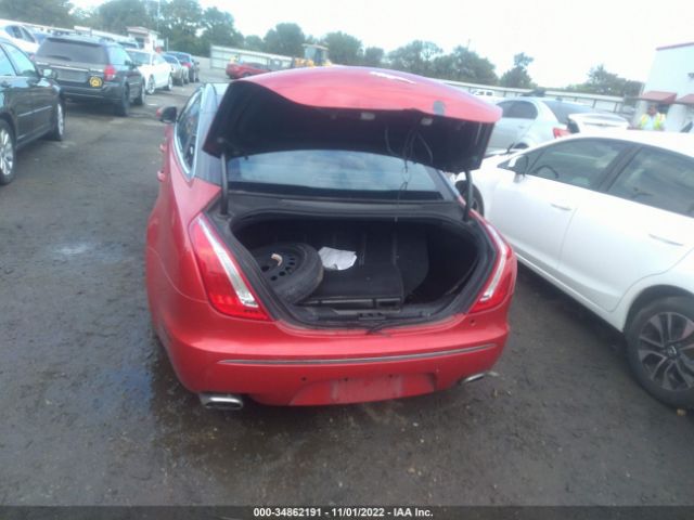 SAJWA1CB5BLV16075 Jaguar XJ