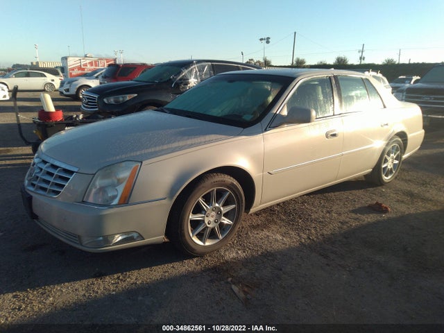 Cadillac DTS 2010 1G6KD5EY8AU137063 Image 2