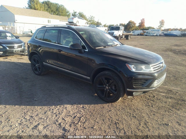 2017 Volkswagen Touareg, VIN: WVGRF7BP2HD001174