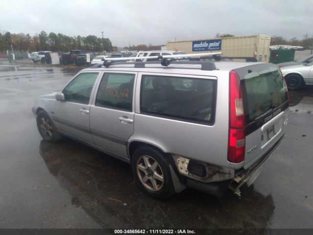 YV1LZ5642W2511422 Volvo V70