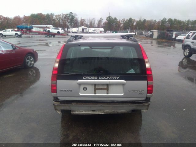 YV1LZ5642W2511422 Volvo V70
