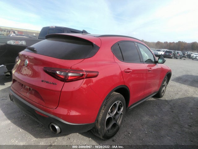 2021 Alfa Romeo Stelvio, VIN: ZASPAKAN7M7D17778