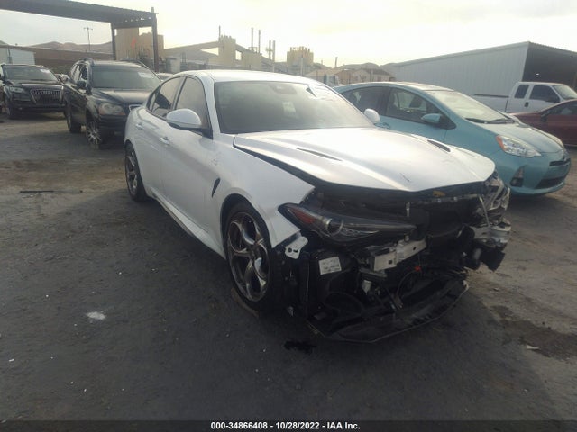2017 Alfa Romeo Giulia, VIN: ZARFAEAV5H7543612