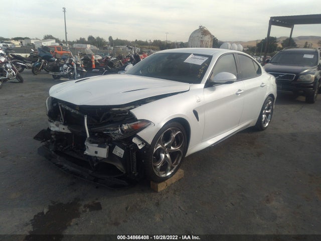 2017 Alfa Romeo Giulia, VIN: ZARFAEAV5H7543612