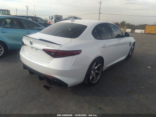 2017 Alfa Romeo Giulia, VIN: ZARFAEAV5H7543612