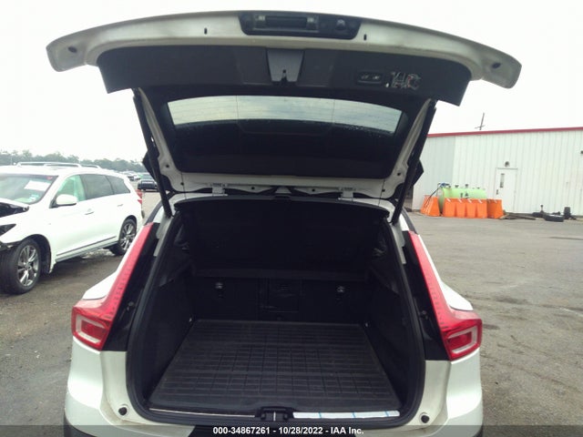 2020 Volvo XC40, VIN: YV4162UMXL2227701