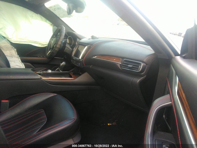 2017 Maserati Levante, VIN: ZN661XUL8HX210920