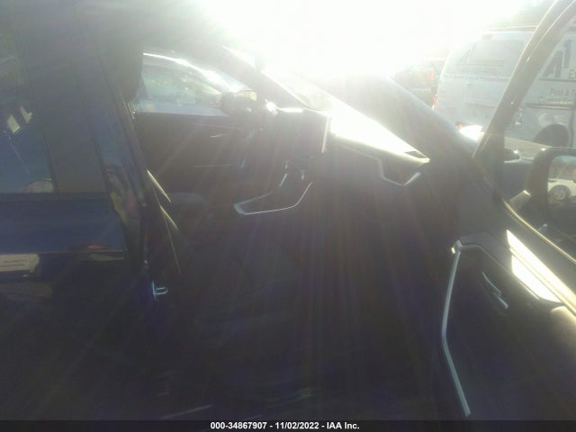 2022 Toyota RAV4, VIN: JTMEB3FV2ND075514