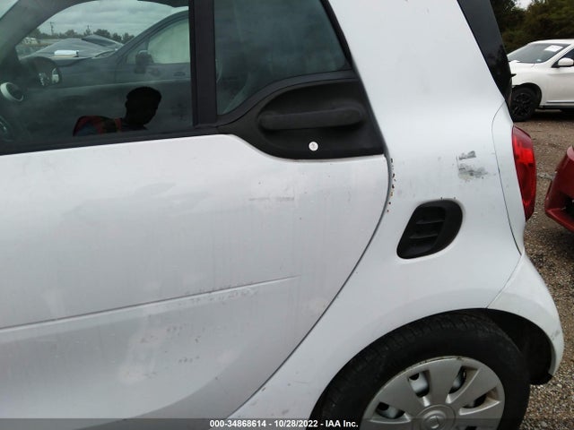 2016 Smart Fortwo, VIN: WMEFJ5DAXGK103837