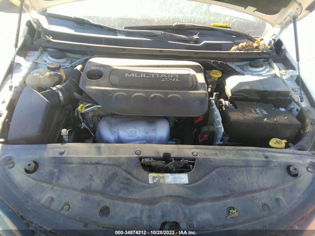 1C3CCCBBXFN748422 Chrysler 200 S