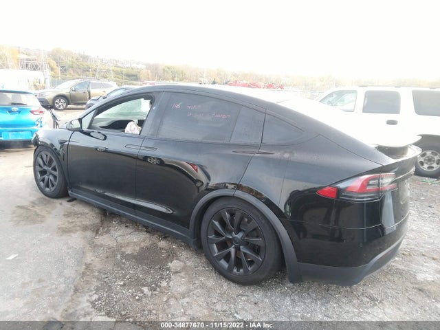 2022 Tesla Model X, VIN: 7SAXCBE57NF333104