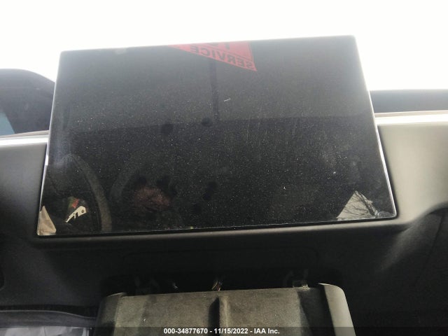 2022 Tesla Model X, VIN: 7SAXCBE57NF333104