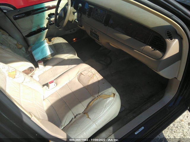 Lincoln Town Car 2000 1LNHM81W4YY837660 Image 6