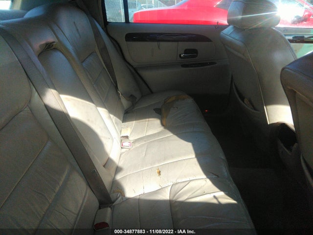 Lincoln Town Car 2000 1LNHM81W4YY837660 Image 9