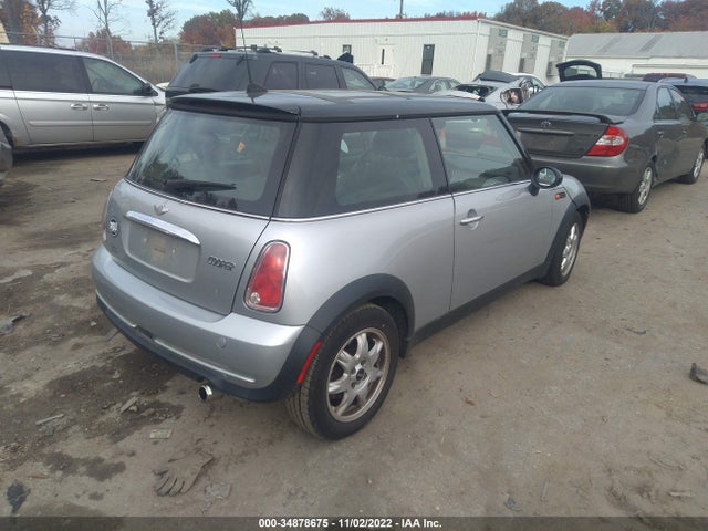 2006 MINI COOPER HARDTOP VIN: WMWRC33566TK72774