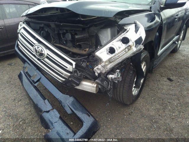 2016 Toyota Land Cruiser, VIN: JTMCY7AJXG4040658