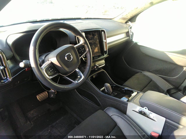 2021 Volvo XC40, VIN: YV4ED3UR4M2606235