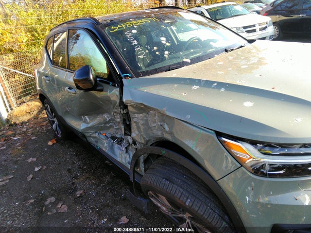 2021 Volvo XC40, VIN: YV4ED3UR4M2606235