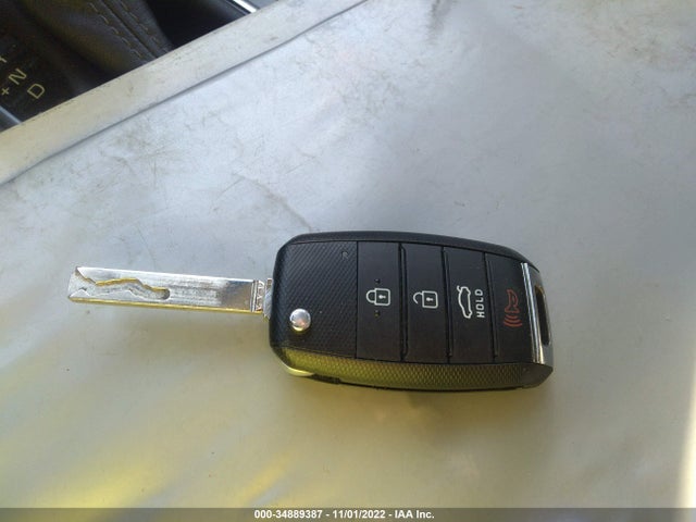 2020 Kia Optima, VIN: 5XXGT4L3XLG438594