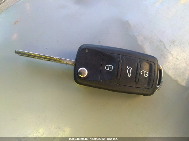 Продажа на аукционе авто 2015 Volkswagen Eos Komfort, vin: WVWBW8AH3FV002525, номер лота: 34889446
