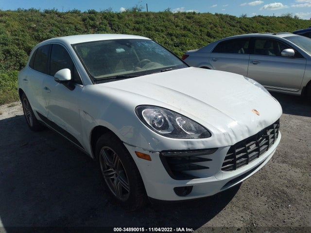 2016 Porsche Macan, VIN: WP1AB2A58GLB58470