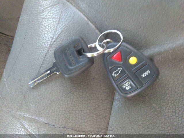 2002 VOLVO V70 VIN: YV1SZ58D321079397